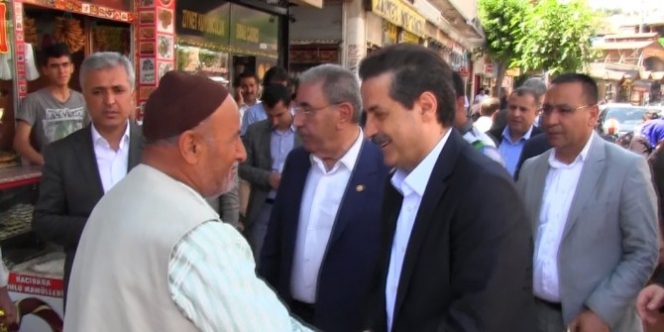 Papaz Çelik Ve Zararsız Adaylardan Esnaf Ziyareti