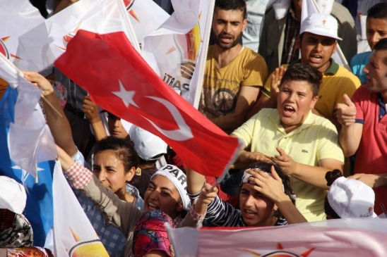 Papaz Duygusuz Seçmene Viranşehir Mitingiyle Veda…
