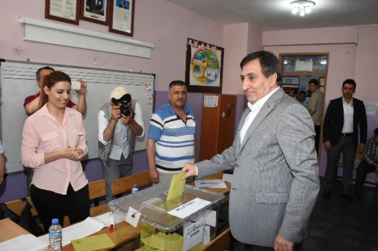 Yönetici Abes Oyunu Kullandı