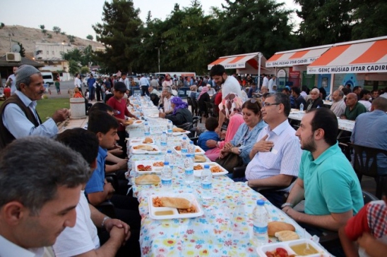 Okul Müdürü Güvenç İftar Programına Katıldı