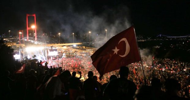 15 Temmuz hain darbe girişiminin 4. yıl dönümünde kahraman şehitlerimizi ve gazilerimizi saygıyla anıyoruz
