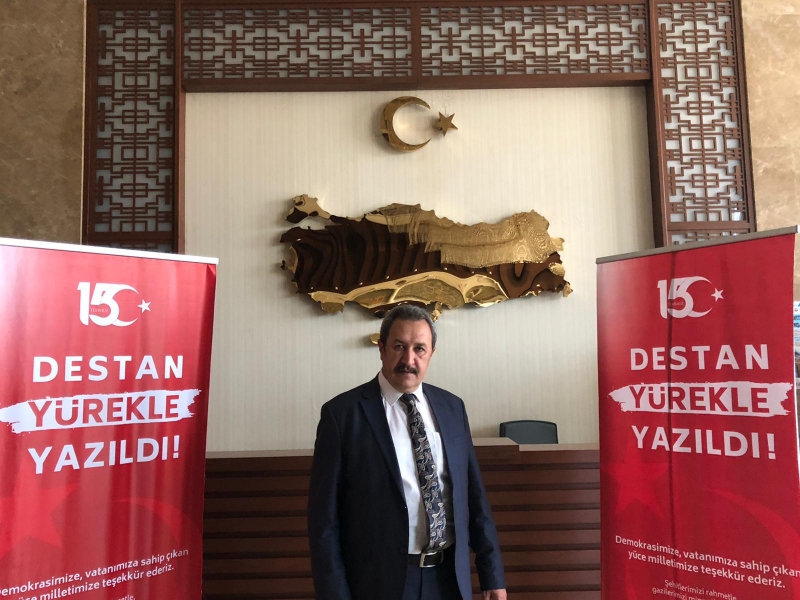 15 Temmuz, Türk Milletinin bağımsızlığını korumak için her daim canından vazgeçebileceğinin bir kanıtı olarak şanlı tarihimizde simgeleşmiştir.