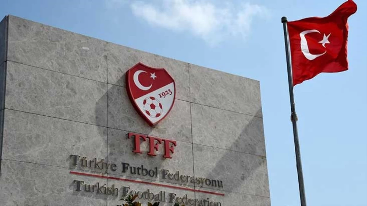 Avrupa kupalarında play-off karşılaşmaları oynayacak temsilcilerimizin Süper Lig'deki 3. hafta maçları ertelendi