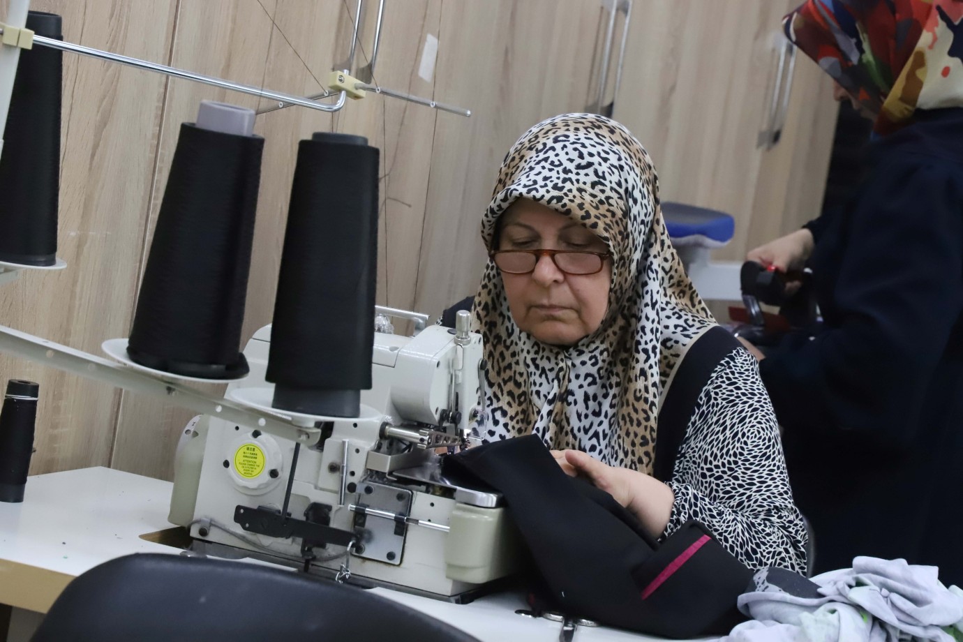 KARAKÖPRÜ'DE KADINLAR ZAMANINI MESLEK VE HOBİ KURSLARINDA DEĞERLENDİRİYOR