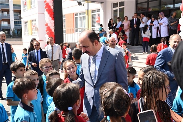 Başkan Altay: Tüm öğrencilerimize eğitim hayatlarında başarılar diliyorum
