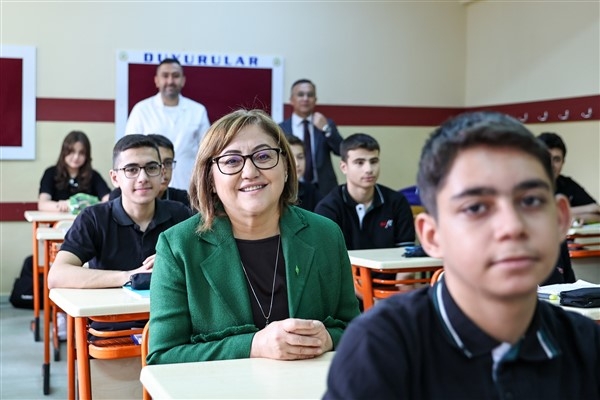 Gaziantep’te toplu taşımadan öğretmenler ve öğrenciler yüzde 10 indirimli yararlanıyor