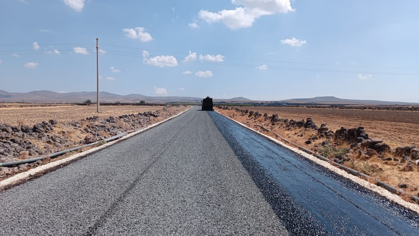 SURUÇ VE SİVEREK KIRSAL YOLLARINDA KONFOR ARTIYOR