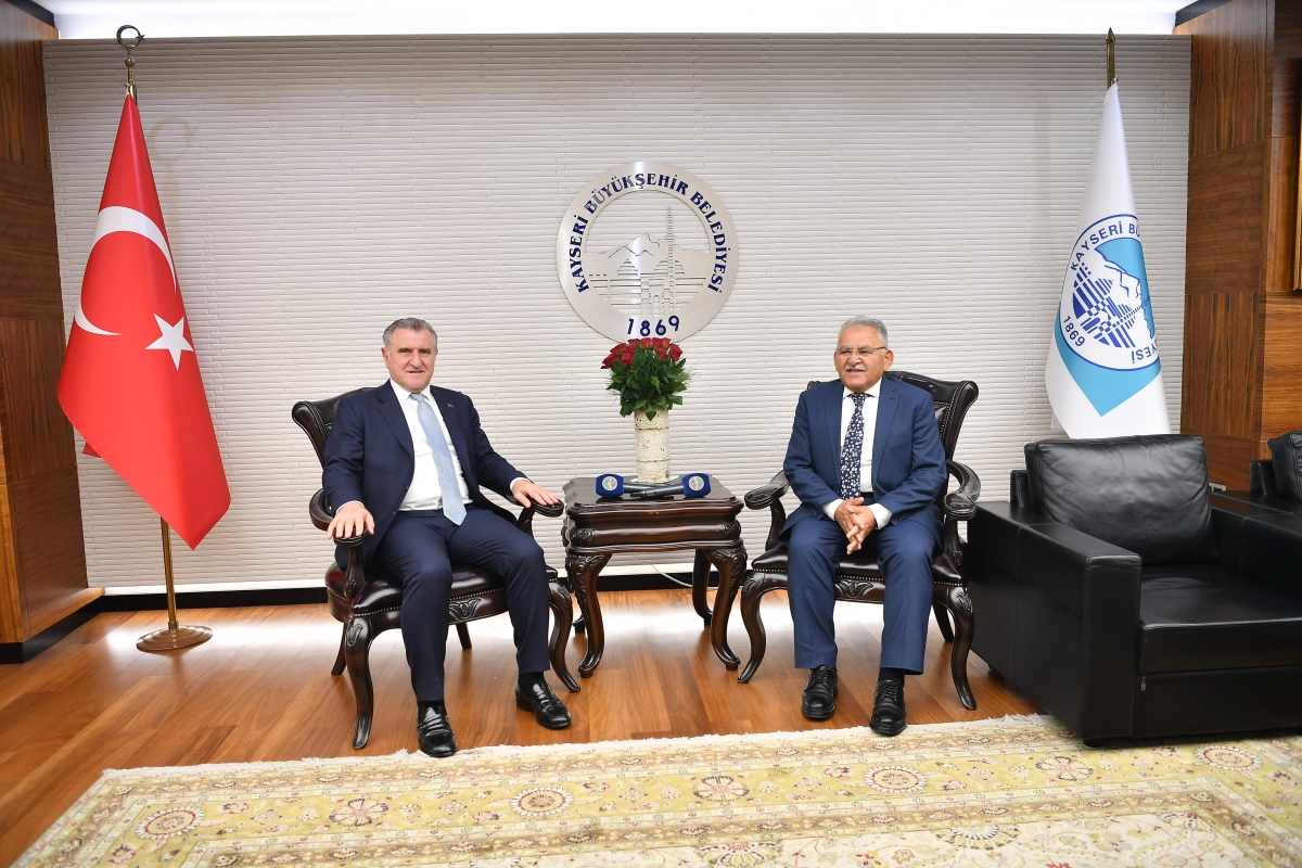 Bakan Bak'tan Başkan Büyükkılıç'a: “Şehrin Ağabeyisiniz”
