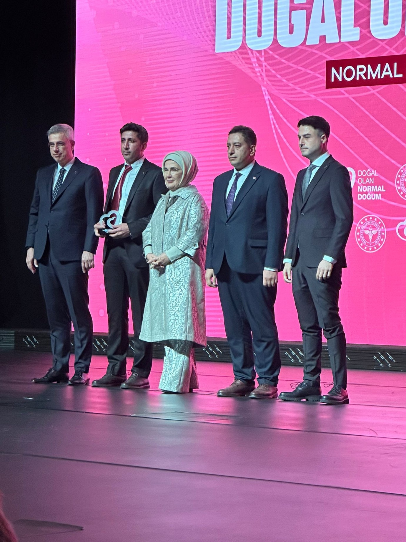 Doğal olan normal doğum temasıyla Şanlıurfa ya plaket verildi.