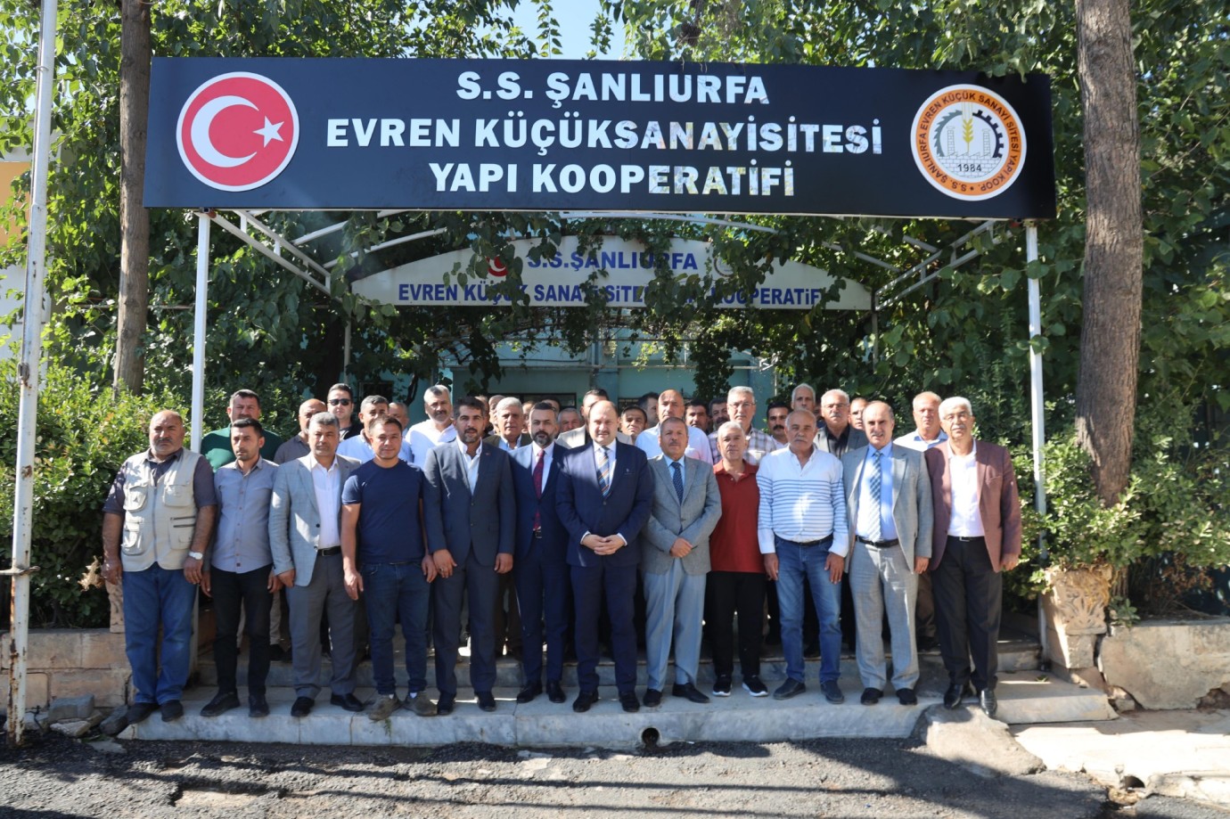 BAŞKAN GÜLPINAR EVREN SANAYİ SİTESİNE ÇIKARMA YAPTI