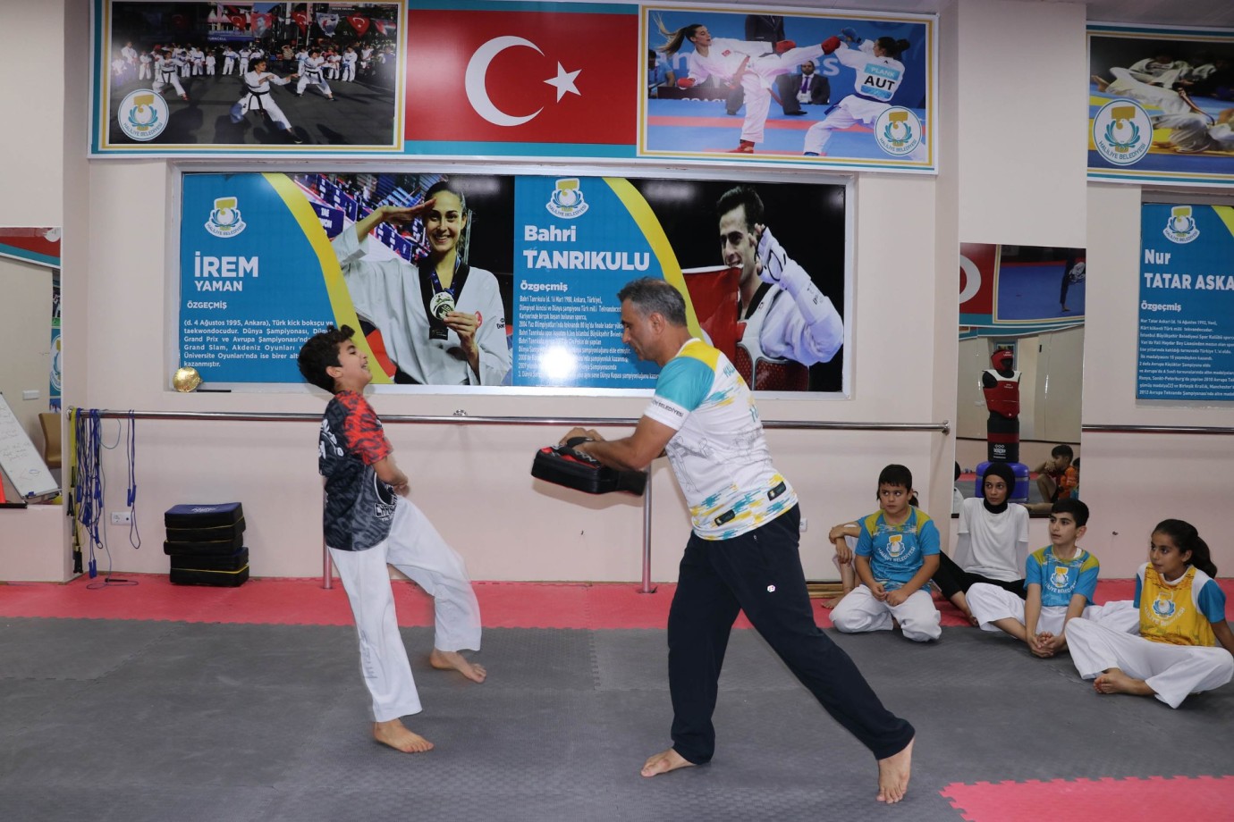 SPORLA TANIŞAN ÇOCUKLARDAN BAŞKAN CANPOLAT’A TEŞEKKÜR