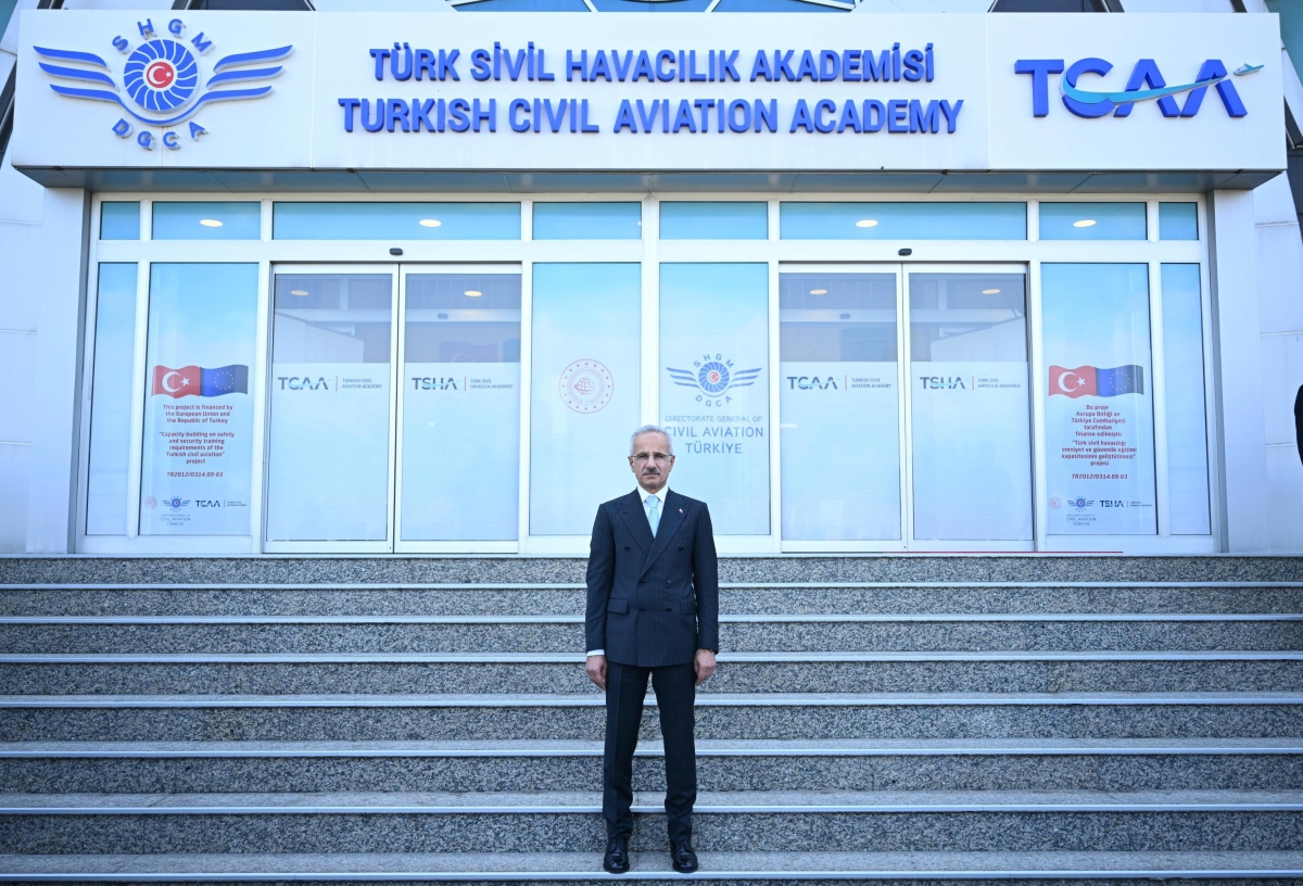 Bakan Uraloğlu: Adana'da ulaşım ve haberleşmeye dair herhangi bir sorun tespit edilmedi