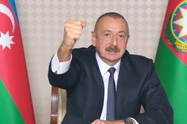 Aliyev: Türkiye'nin tüm başarıları, kendi başarılarımız kadar bizi sevindiriyor