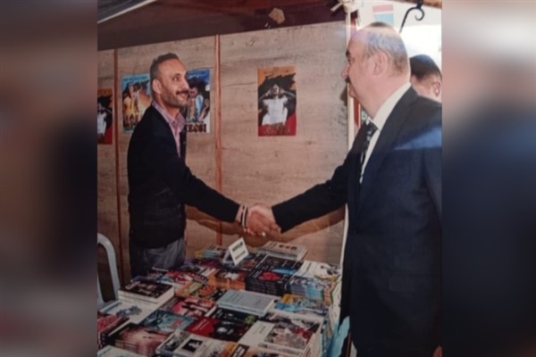 Batman Valisi Canalp, kitap fuarını ziyaret etti