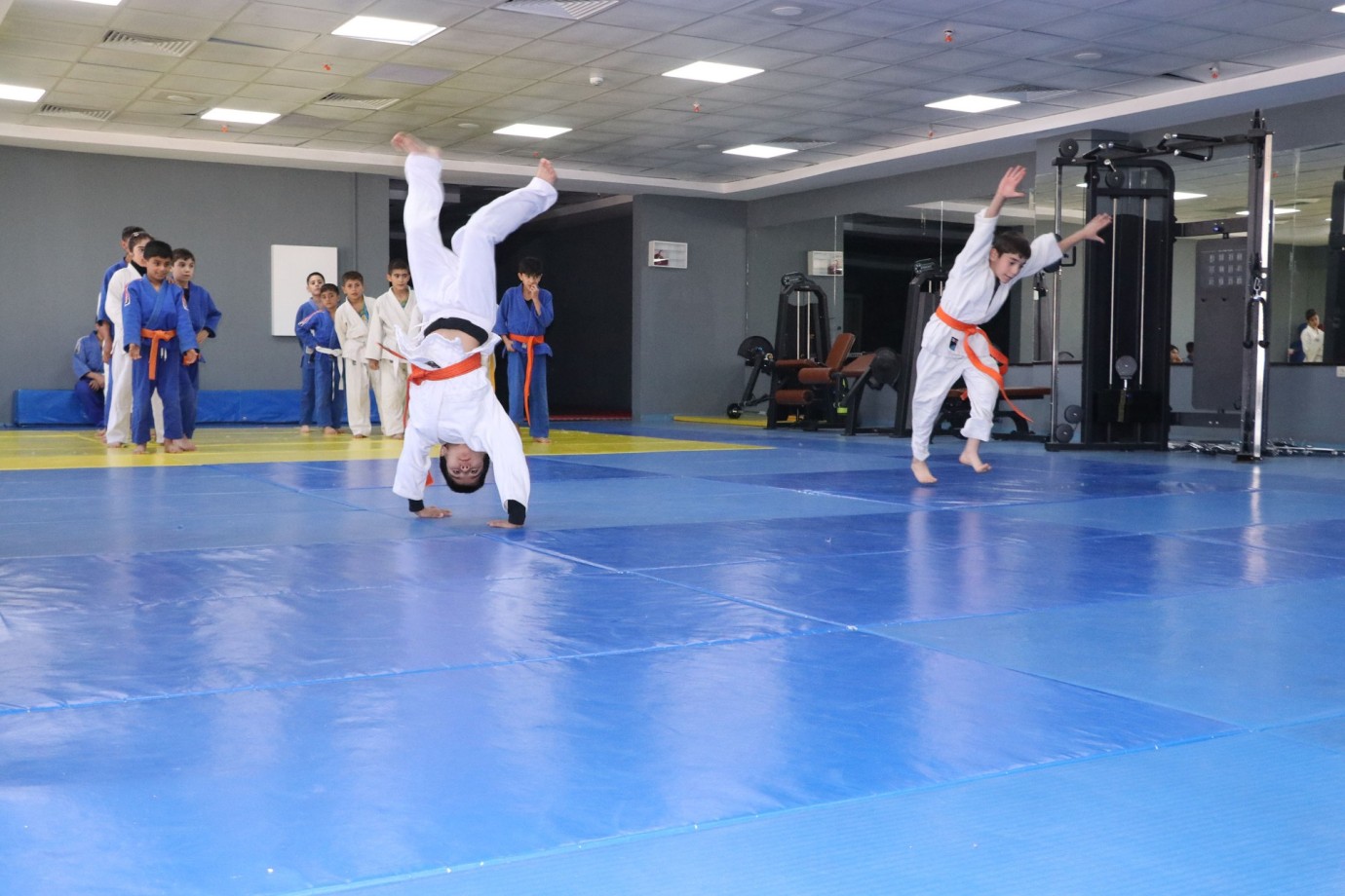 JUDO ÖĞRENEN GENÇLER BAŞKAN CANPOLAT’A TEŞEKKÜR ETTİ