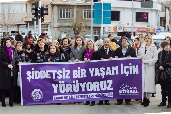 Afyonkarahisar’da kadına yönelik şiddete karşı farkındalık yürüyüşü