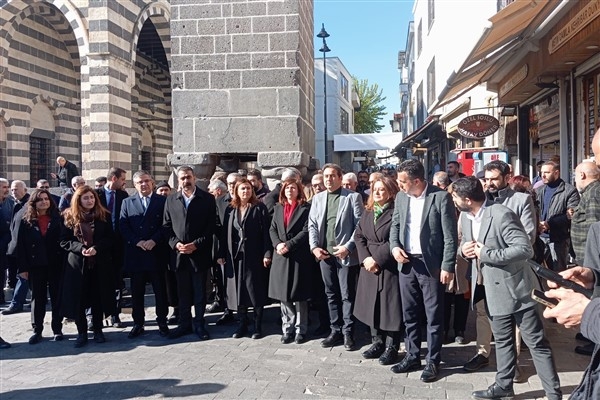 Diyarbakır'da Yenikapı Sokağı'nın adı &Prime;Tahir Elçi Sokağı” oldu