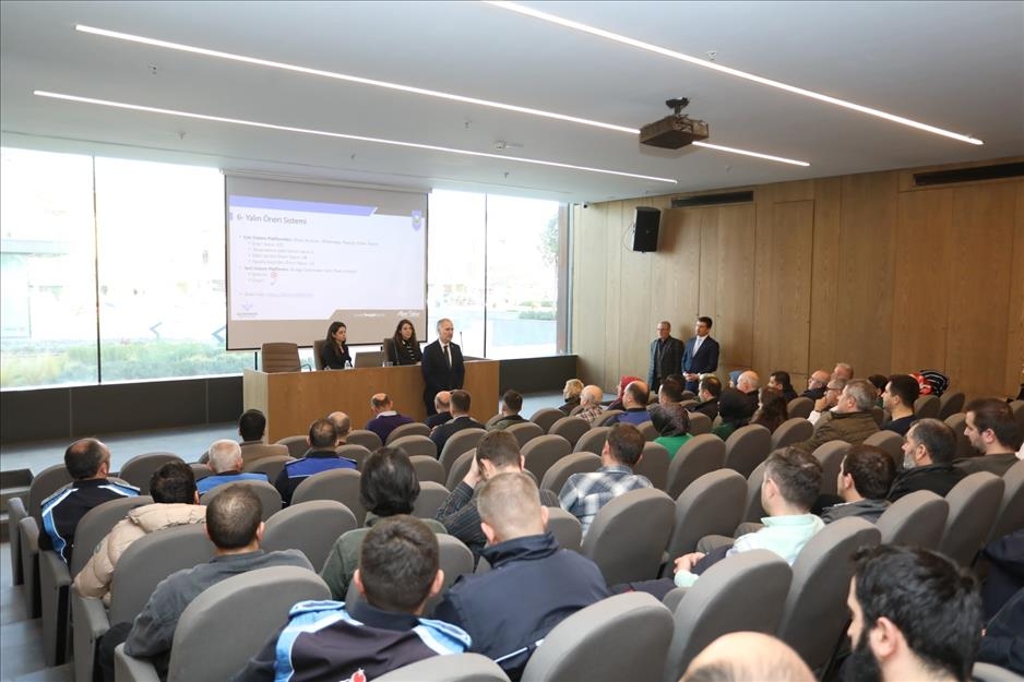 İnegöl Belediyesi’nde tüm personele &Prime;Yalın Temelleri Eğitimi&Prime; veriliyor