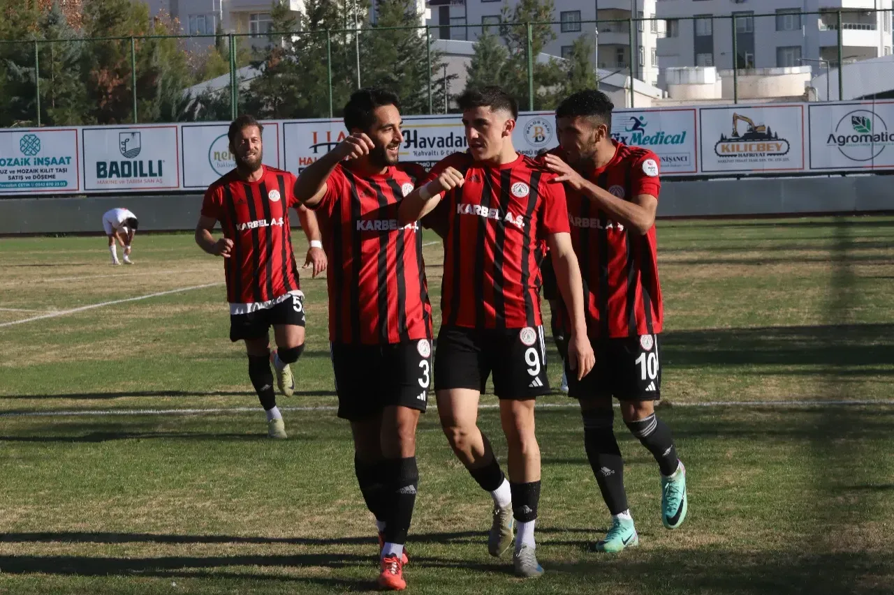 Karaköprü spor kendi evinde Galip geldi 3-2 