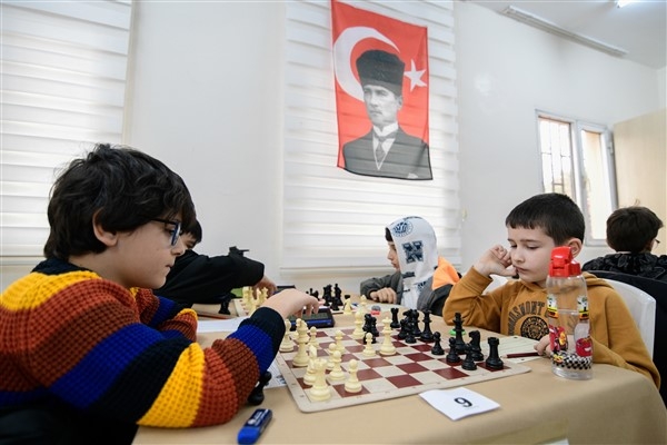 Bornova'da “Yeni Yıla Merhaba Satranç Turnuvası&Prime; düzenlendi