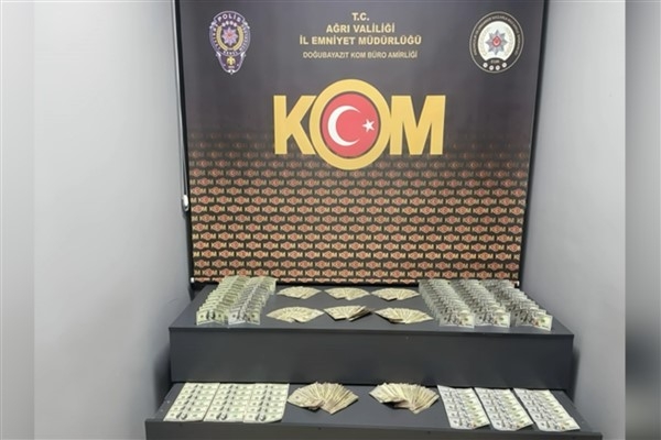 Ağrı'da 18 bin 700 sahte dolar ele geçirildi
