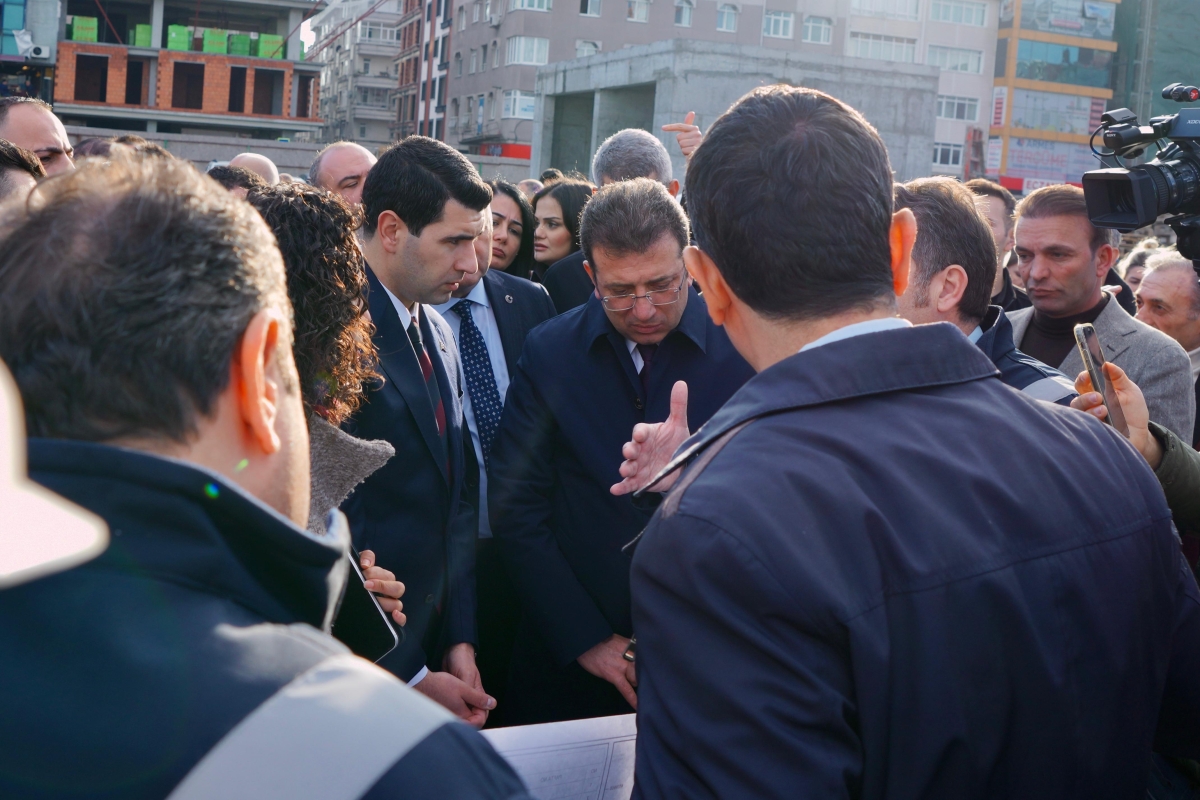 İBB Başkanı İmamoğlu, Avcılar'da devam eden projeleri inceledi