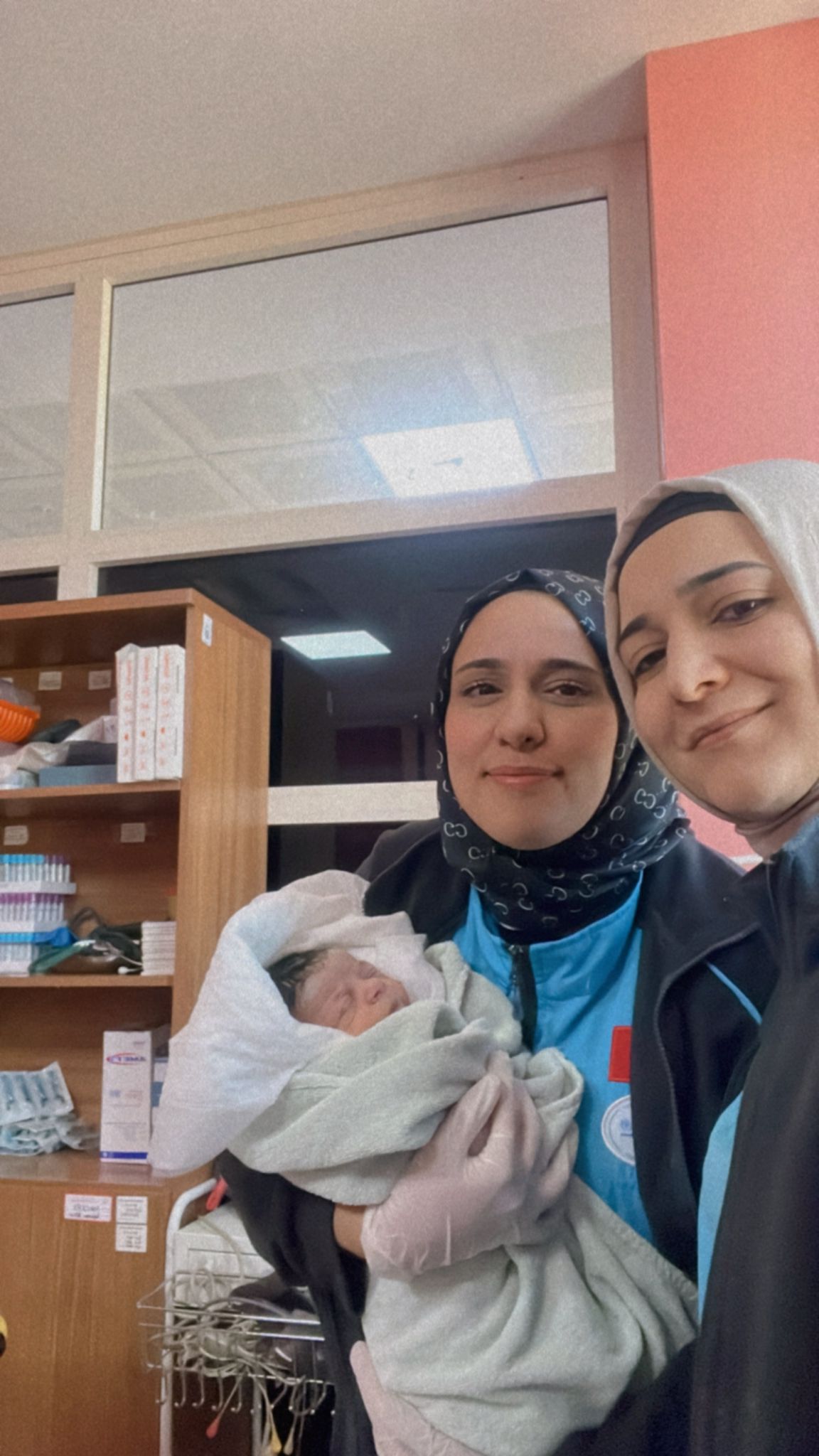 Ambulansta doğum yapan Anne çocuğuna Doğumu gerçekleştiren Ambulansta görevli Umke personelinin adını koydu