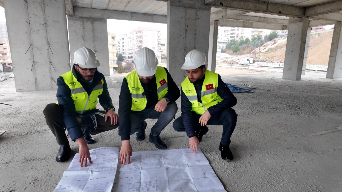 KARAKÖPRÜ'DE SAĞLAM YAPILAR İÇİN DENETİMLER SÜRÜYOR