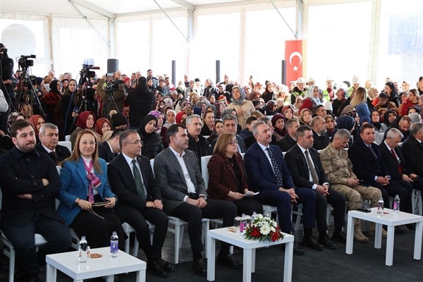 Gaziantep Güneyşehir’de bin 360 konut ve 67 iş yeri için temel atıldı
