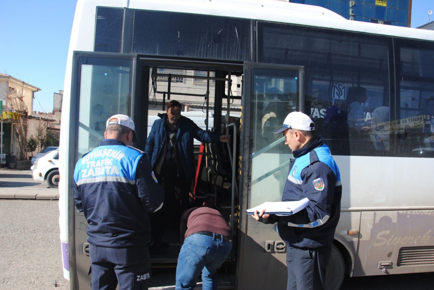 ŞANLIURFA BÜYÜKŞEHİR BELEDİYESİ’NDEN ÖZEL HALK OTOBÜSLERİNE KAPSAMLI DENETİM