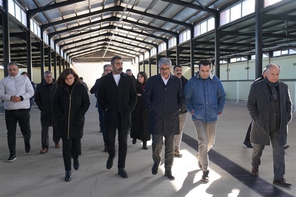Diyarbakır Büyükşehir Belediyesi Eş Başkanları, belediyeye ait alanları inceledi