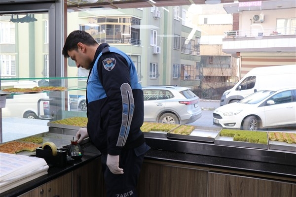 Haliliye’de zabıtadan tatlıcılara ramazan denetimi