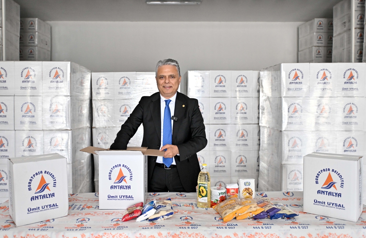 Muratpaşa'da Ramazan ayına özel yardımlar sürüyor