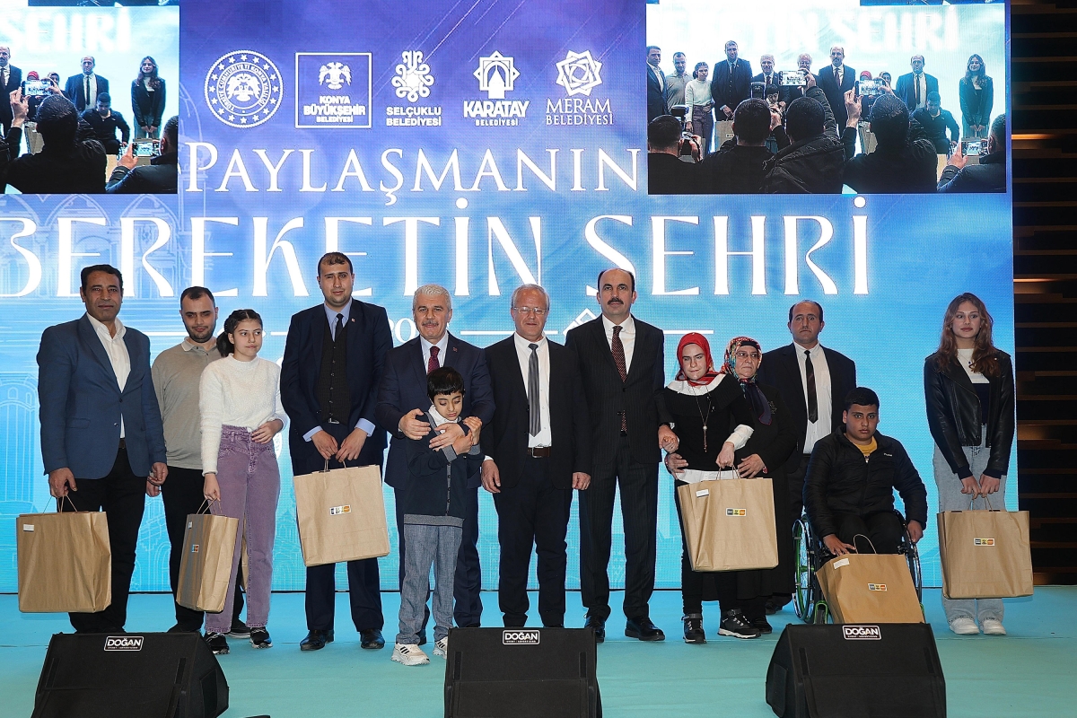 Konya'daki özel gereksinimli bireyler iftarda buluştu