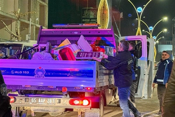 Van’da zabıta ekipleri kaldırım işgaline karşı denetim yaptı