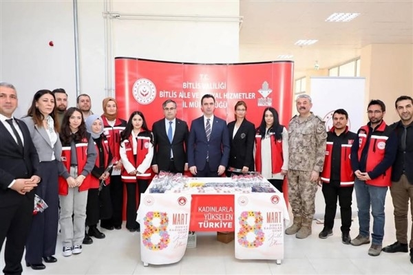 Bitlis'te 8 Mart Dünya Kadınlar Günü söyleşisi düzenlendi
