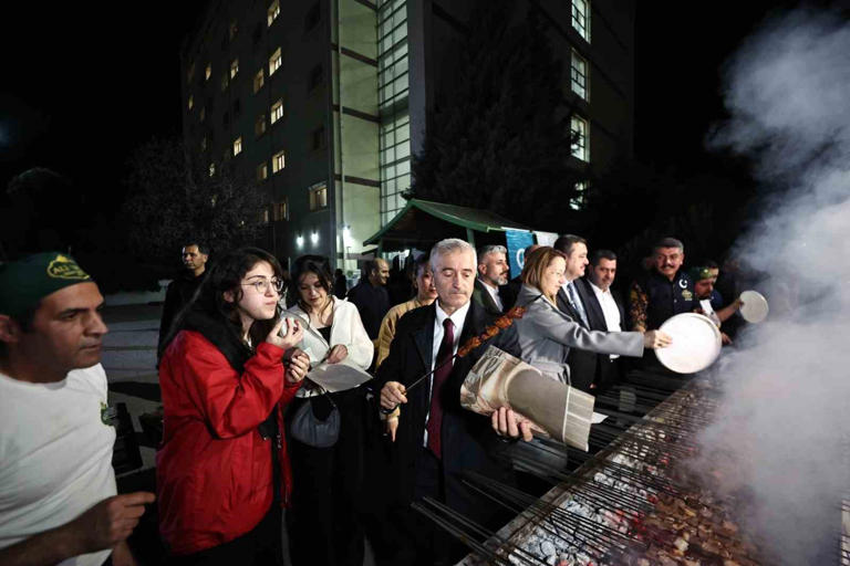 Gaziantep Şahinbey Belediyesi’nden öğrencilere sahur ikramı