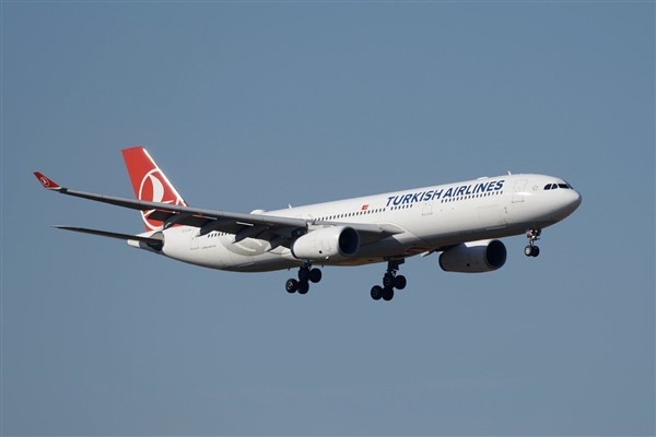 THY Basın Müşaviri Üstün: Heathrow havalimanı bugün için uçuş operasyonuna kapatıldı