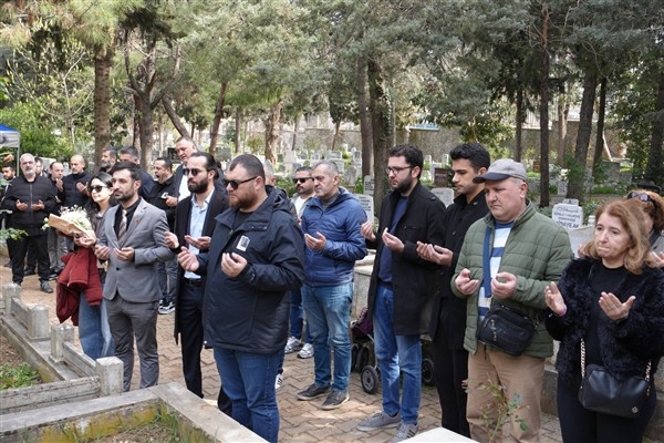 Merhum Güler, vefatının birinci yılında mezarı başında anıldı