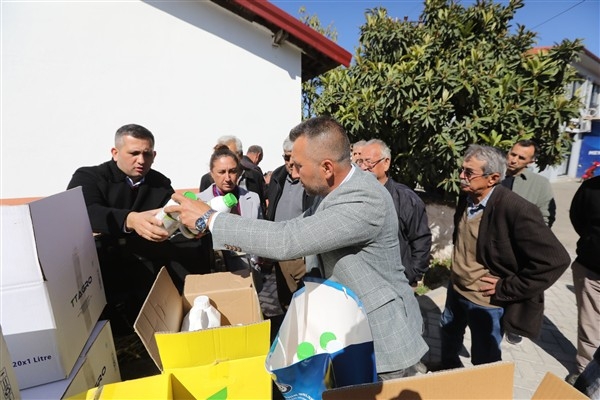 Muğla'da don olayı nedeniyle etkilenen çiftçilere zirai ilaç desteği yapıldı