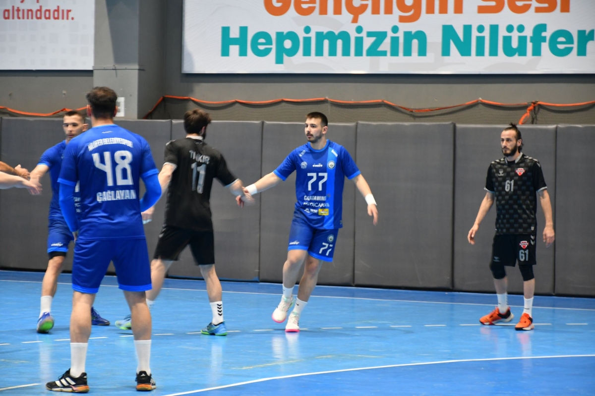 Nilüfer Belediyespor Erkek Hentbol Takımı, Spor Toto’yu mağlup etti