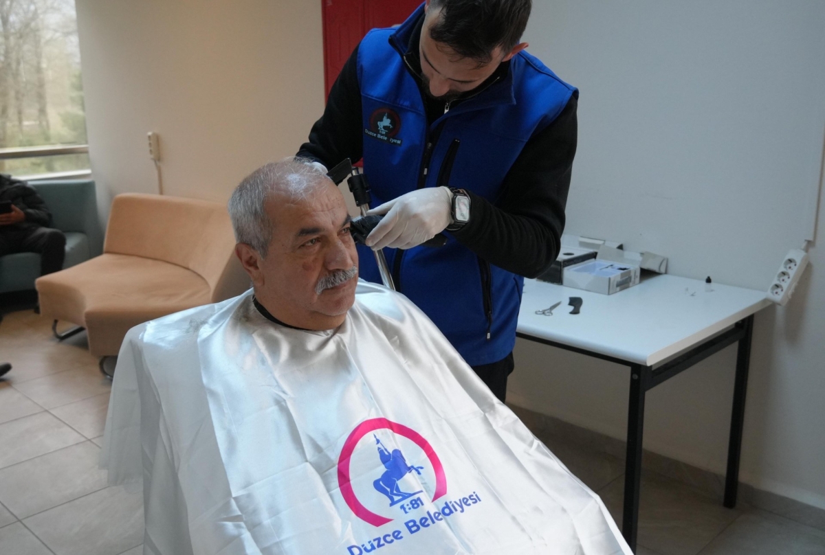 Düzce'de bayram tıraşı belediyeden