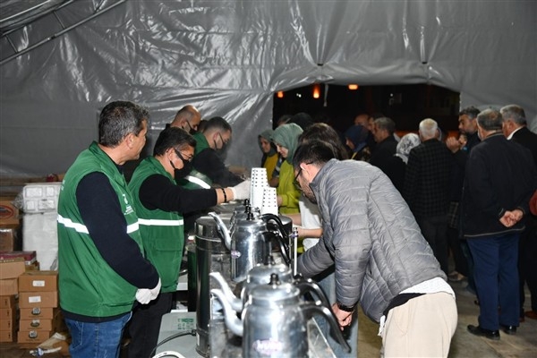 Osmaniye'de  toplu sahur yemeği düzenlendi