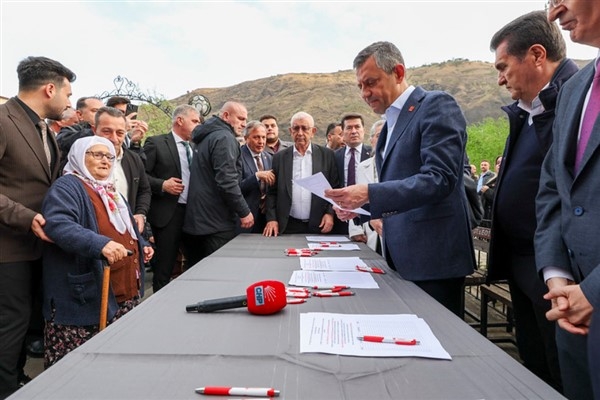 Özel: Dünyanın en büyük, en anlamlı imza kampanyasına onun imzasıyla başlıyoruz