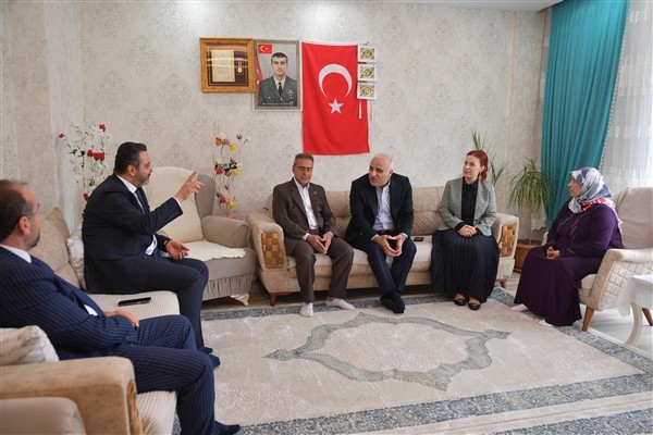 Diyarbakır Valisi Zorluoğlu'ndan şehit ailelerine ziyaret