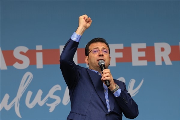 İmamoğlu'ndan CHP Genel Başkanı Özel'e 'kurultay' tebriği