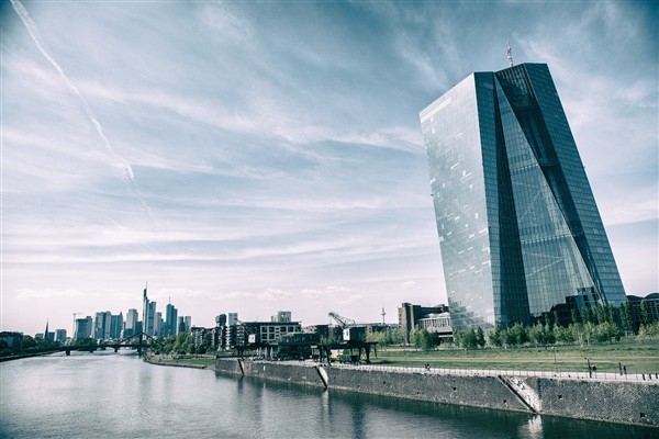 Analistler ECB'nin Nisan ve Haziran aylarında faiz oranlarını düşüreceğini öngörüyor