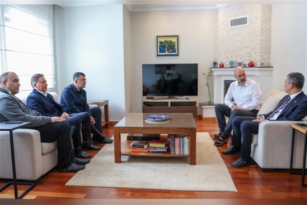 CHP Genel Başkanı Özel’den İstanbul Milletvekili Açıkel’e ziyaret