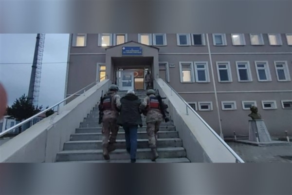 Ağrı'da terör örgütü üyesi olmaktan aranan şahıs yakalandı
