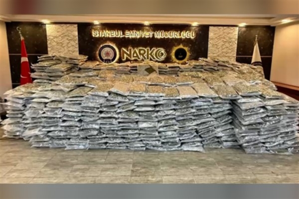 İstanbul'da 880 kilogram uyuşturucu madde ele geçirildi
